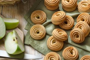 Inulin biscuit with green apple 
